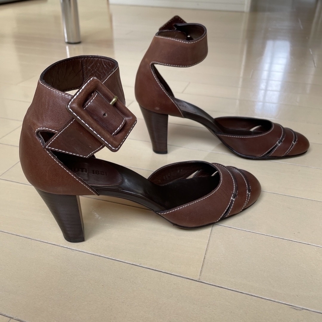 Cerruti(セルッティ)の新品　CERRUTI 1881 アンクルストラップサンダル　天然皮革　24cm レディースの靴/シューズ(ハイヒール/パンプス)の商品写真