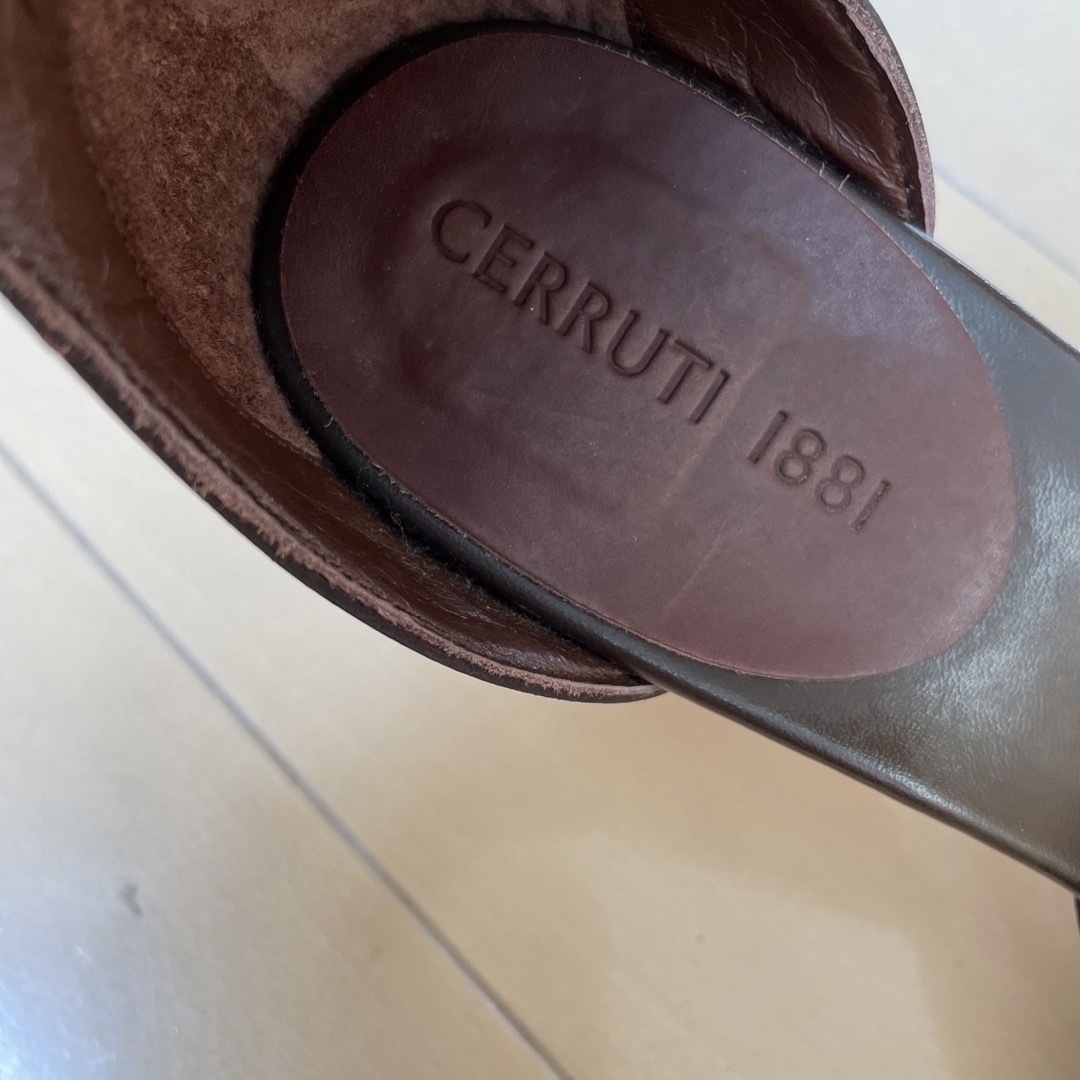 Cerruti(セルッティ)の新品　CERRUTI 1881 アンクルストラップサンダル　天然皮革　24cm レディースの靴/シューズ(ハイヒール/パンプス)の商品写真