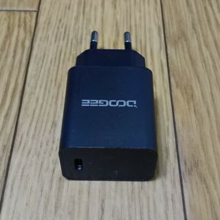 【送料無料】USB-ACアダプター PD対応 最大33W 海外プラグ(Cタイプ)(バッテリー/充電器)