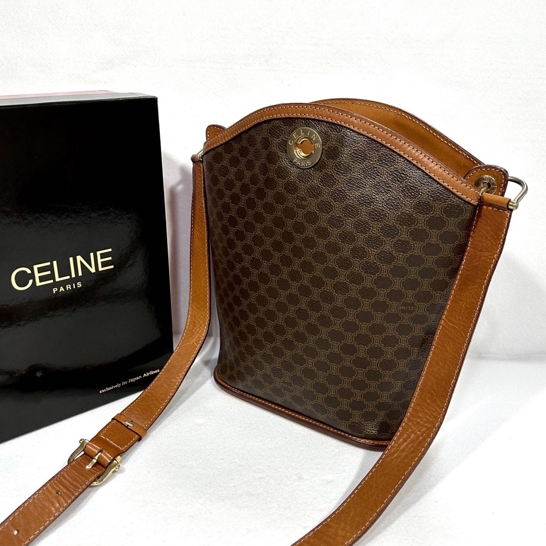 celine(セリーヌ)のセリーヌ　バッグ　サークルロゴ/セリーヌ　ショルダーバッグ　斜めがけ　マカダム レディースのバッグ(ショルダーバッグ)の商品写真