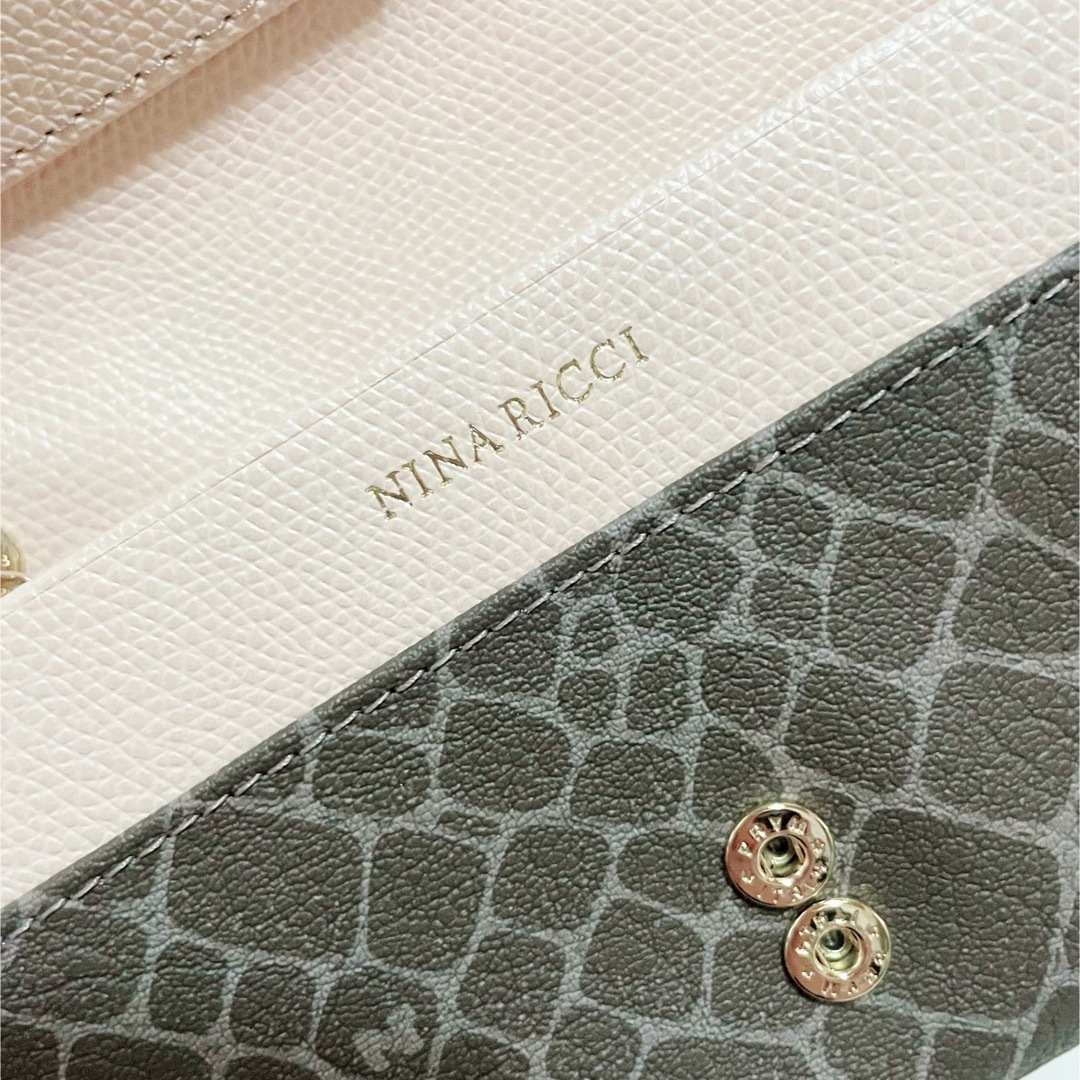 NINA RICCI(ニナリッチ)の新品未使用【NINA RICCI】ニナリッチ　二つ折り財布　箱付き レディースのファッション小物(財布)の商品写真