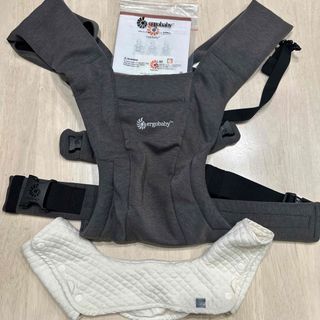 エルゴベビー(Ergobaby)のエルゴベビー　エンブレース　抱っこ紐　グレー(抱っこひも/おんぶひも)