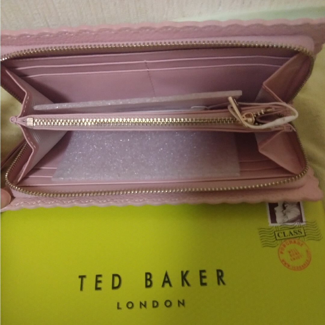 TED BAKER(テッドベイカー)のテッドベイカー　長財布　フリル レディースのファッション小物(財布)の商品写真