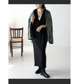 ザラ(ZARA)のボンジュールサガン Vネックロングジャンスカ(ロングワンピース/マキシワンピース)