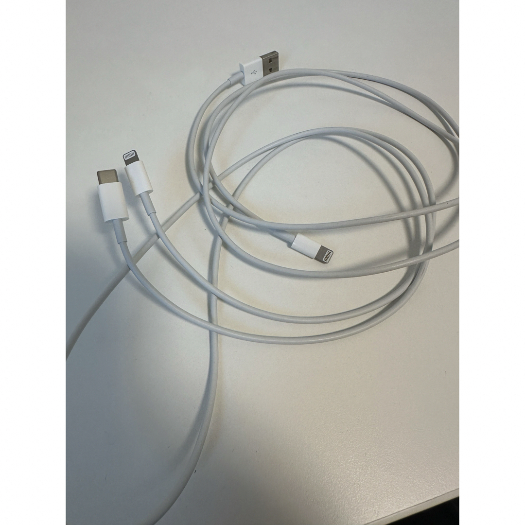 Anker(アンカー)のAnker製USB-C Lightningケーブル4本＋Apple純正2本 スマホ/家電/カメラのスマートフォン/携帯電話(バッテリー/充電器)の商品写真