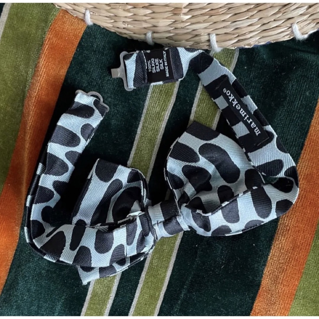 marimekko(マリメッコ)の【新品・未使用】✩marimekko tie 蝶ネクタイ グレー × ブラック✩ メンズのファッション小物(ネクタイ)の商品写真