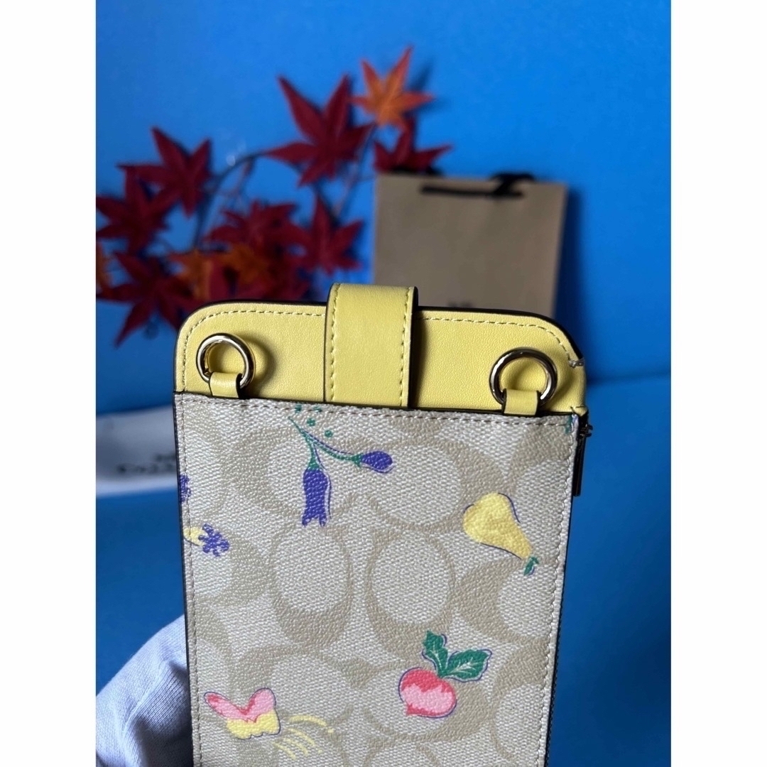 COACH スマホショルダーバッグ新品ベジ