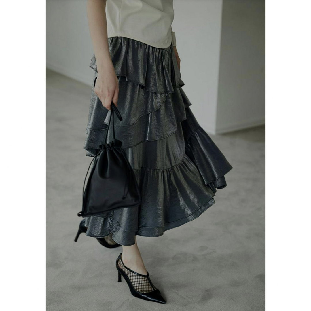 Ameri VINTAGE(アメリヴィンテージ)のAMERI vintage STRAGGLY TIERED SKIRT レディースのスカート(ロングスカート)の商品写真