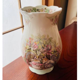 ロイヤルドルトン(Royal Doulton)のROYAL DOLTON　花瓶　夏(花瓶)