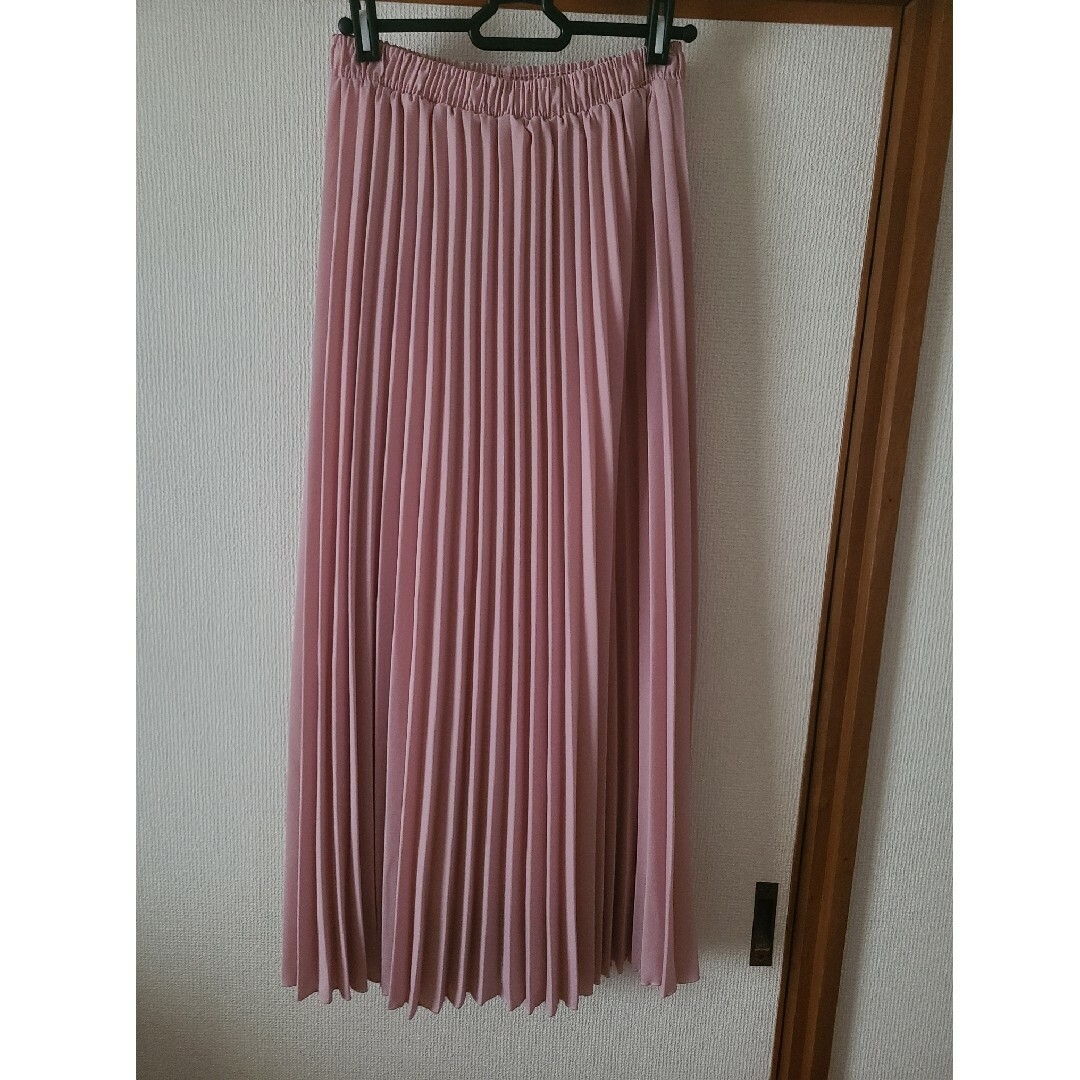 ピンク　プリーツロングスカート レディースのスカート(ロングスカート)の商品写真