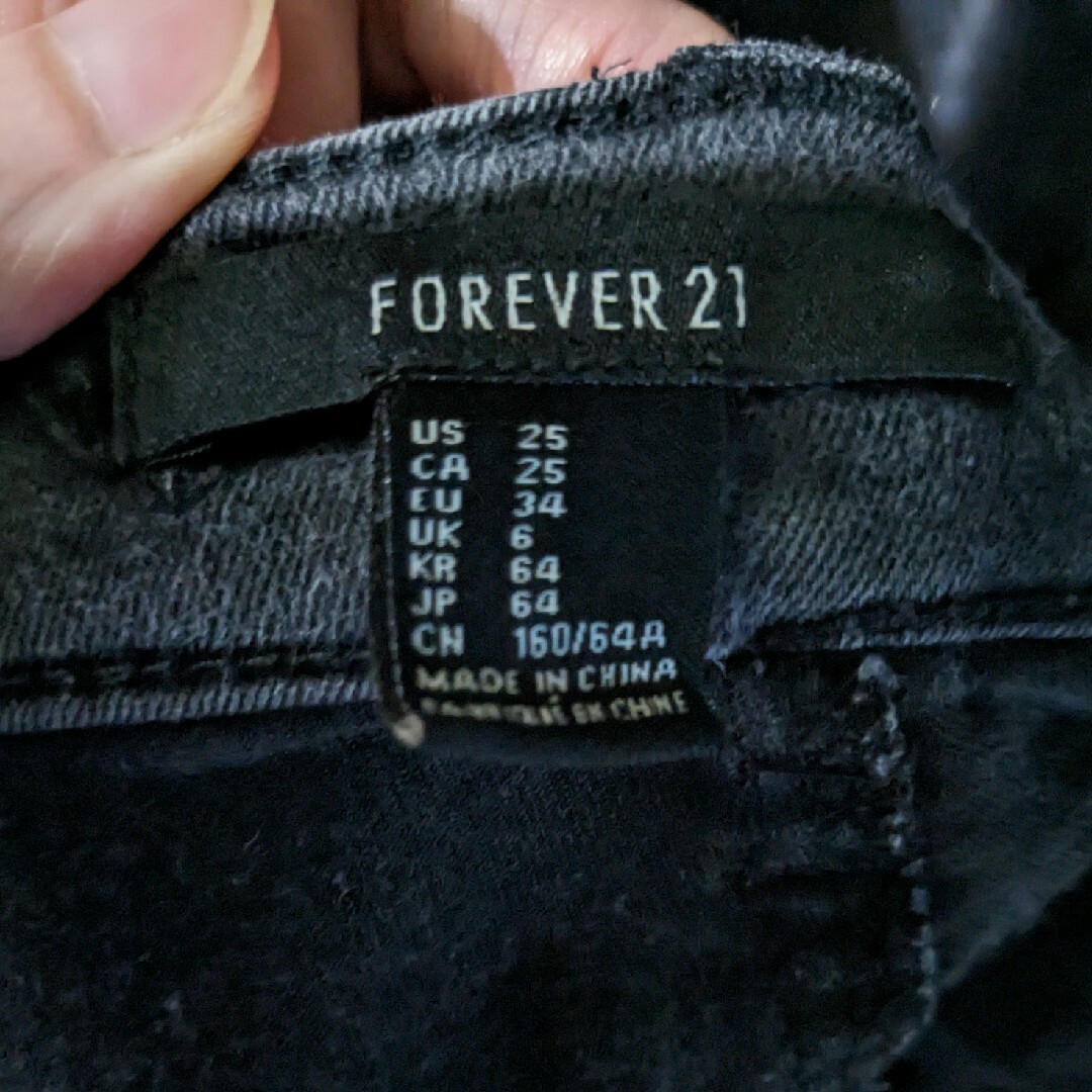 FOREVER 21(フォーエバートゥエンティーワン)の更に値下げ！♡フロッキーblackスキニーパンツ♡ レディースのパンツ(スキニーパンツ)の商品写真