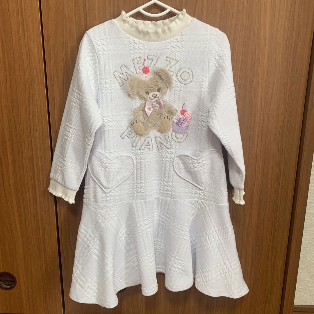 キッズ服女の子用(90cm~)新品&美品　メゾピアノ  110 おもちゃ柄2点セット　ワンピース、カーディガン