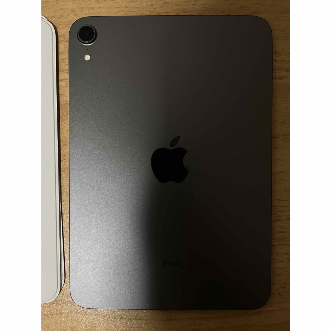 iPad(アイパッド)のipad mini 6  64g wifi モデルと smart folio スマホ/家電/カメラのPC/タブレット(タブレット)の商品写真