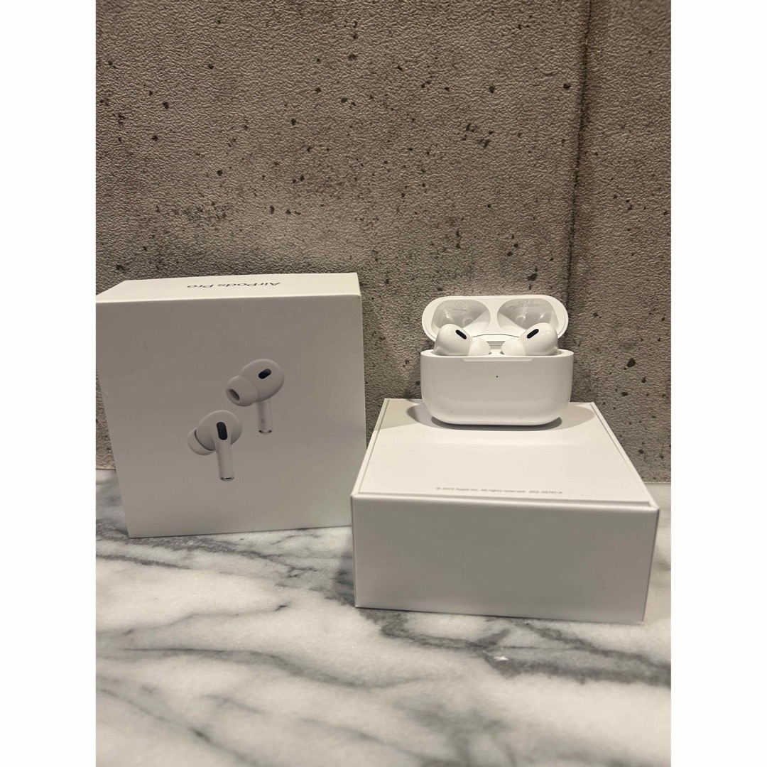 Apple AirPods Pro 第二世代 美品 箱付きの通販 by た's shop Apple AirPods Pro 第二世代 美品 箱付きの通販 by た's shop