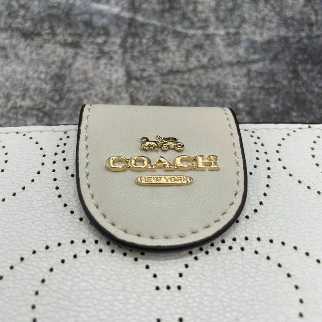 COACH✨コーチ 二つ折り財布 レディース Wallet チョーク【匿名配送】