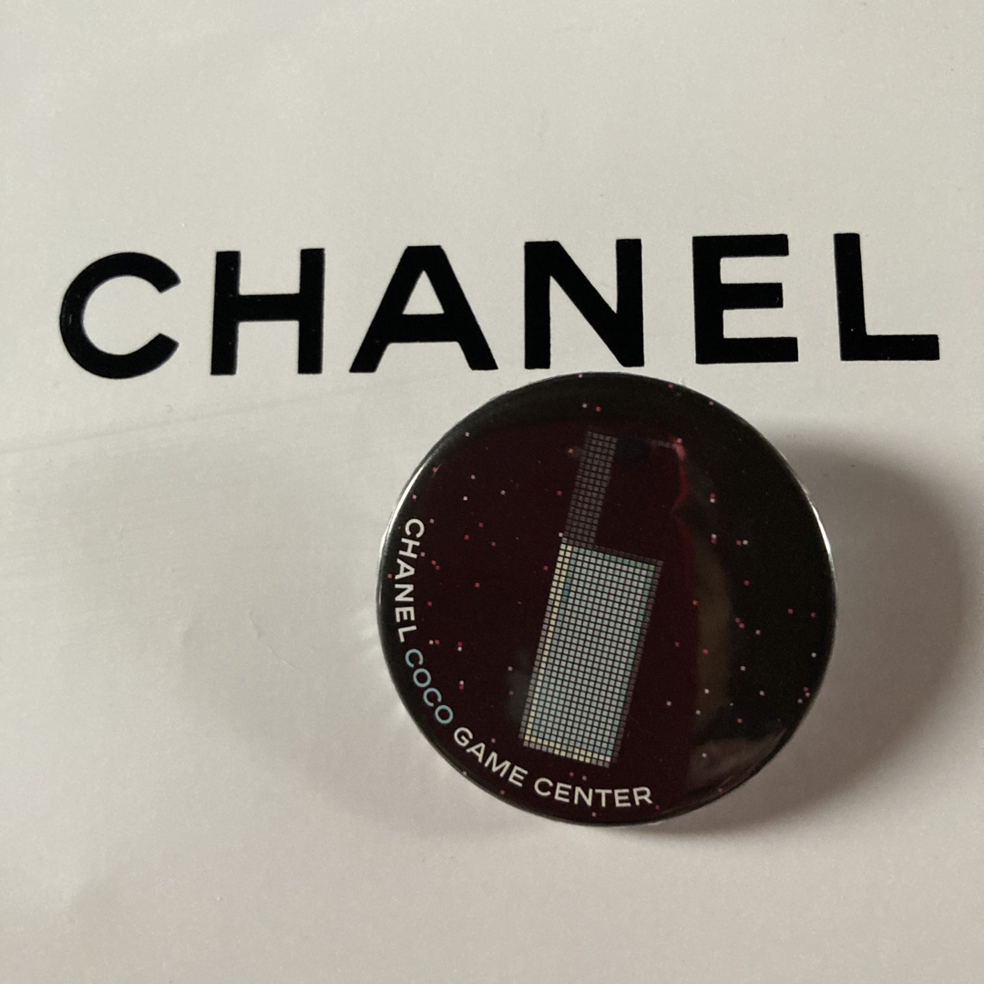 CHANEL(シャネル)のCHANEL 缶バッジ cocoゲームセンター ノベルティ エンタメ/ホビーのアニメグッズ(バッジ/ピンバッジ)の商品写真