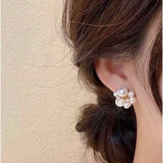 パールピアス　韓国アクセサリー　可愛いピアス　大人ピアス　オシャレピアス(ピアス)