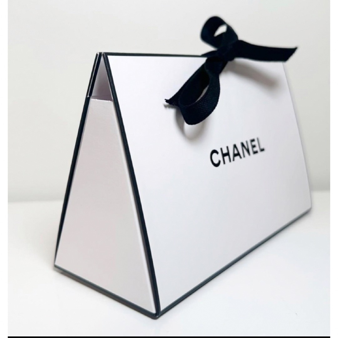 CHANEL(シャネル)のラッピング付きCHANELミロワール ドゥーブル ファセット イモーテル 135 レディースのファッション小物(ミラー)の商品写真