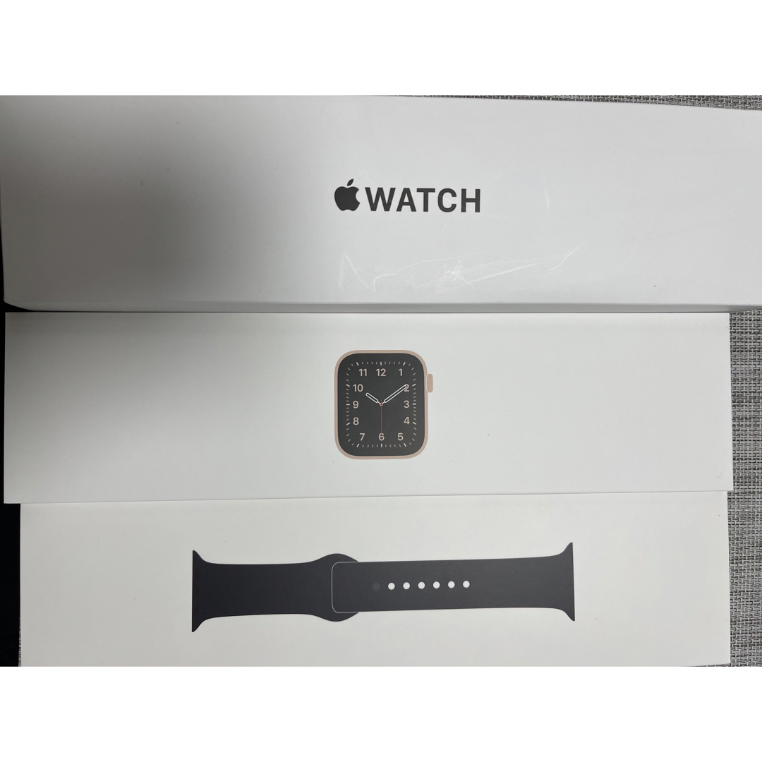 Apple Watch SE (GPSモデル) 40mm ゴールド-
