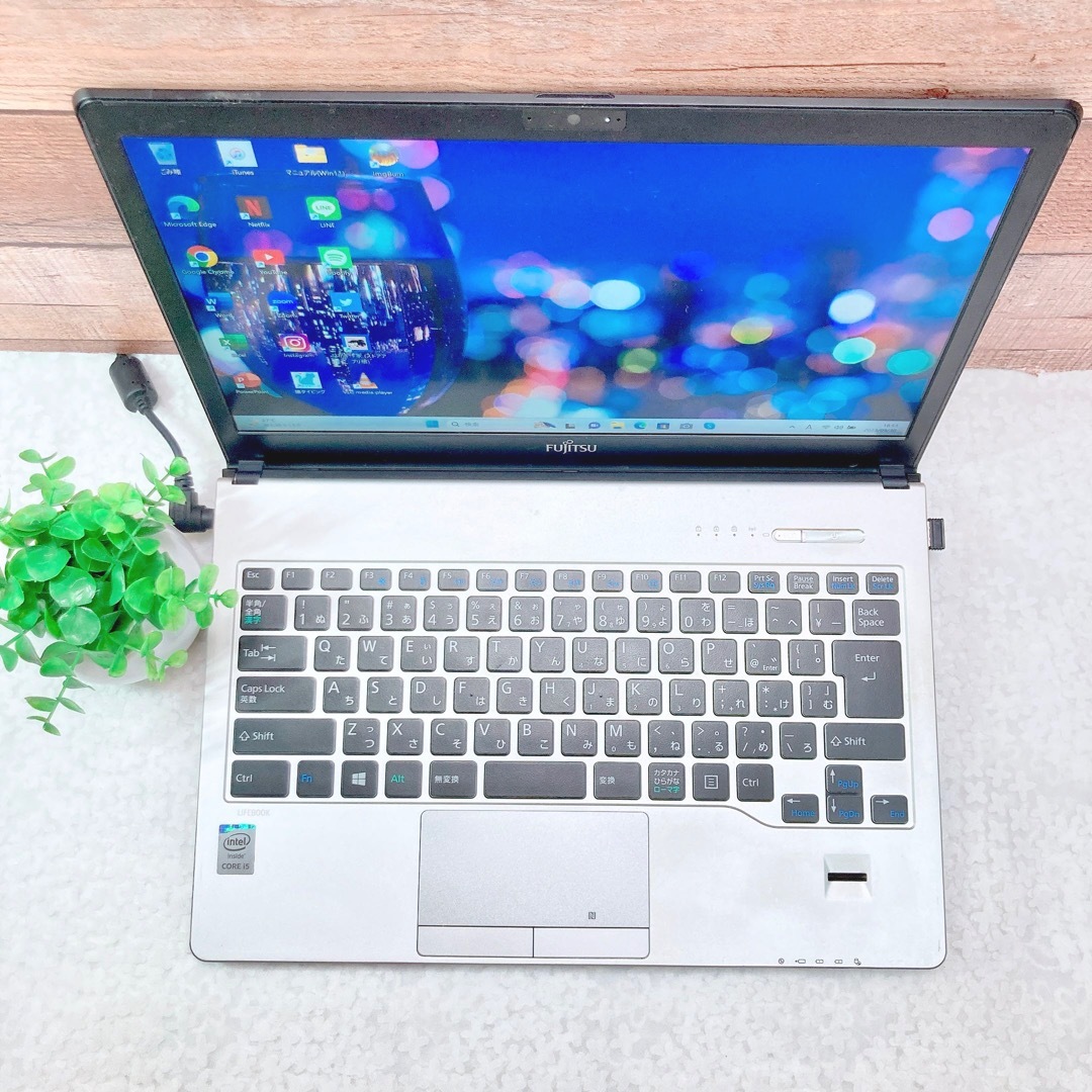 富士通❣️小型軽量✨大容量500GB❗️WEBカメラ✨黒ノートパソコン