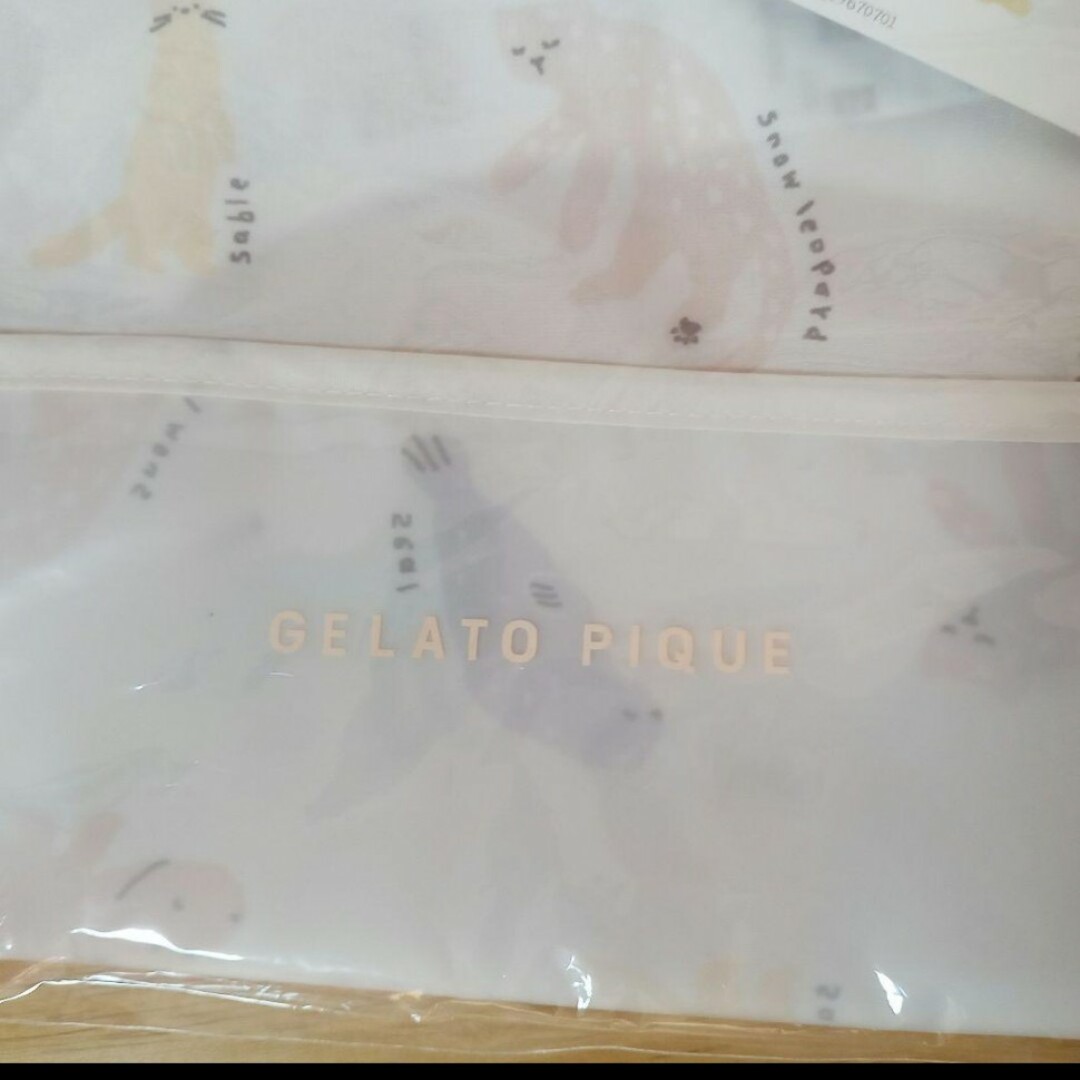 gelato pique(ジェラートピケ)の新品未使用　タグ付き　ジェラートピケ　GELATO PIQUE お食事エプロン キッズ/ベビー/マタニティの授乳/お食事用品(お食事エプロン)の商品写真