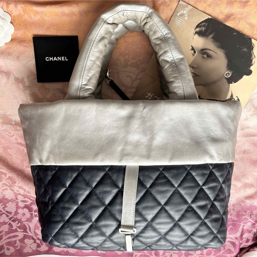 シャネル CHANELコココクーン レザー トートバッグ シルバー