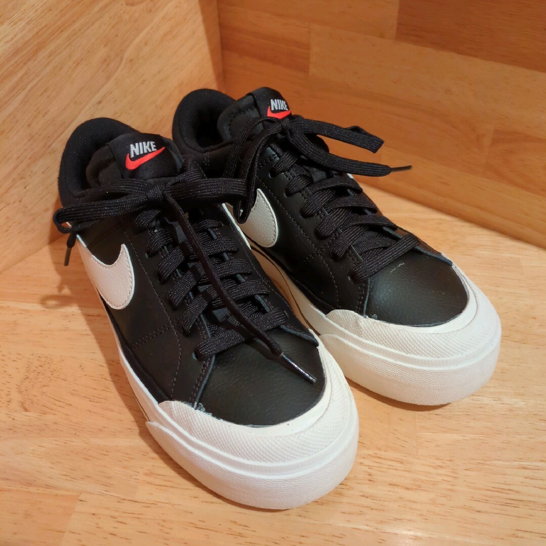 値引き【美品】NIKE COURT LEGACY LIFT 23.5cm 24㎝