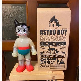 SECRETBASE - secret base MIDDLE SCALE ASTRO BOY 鉄腕