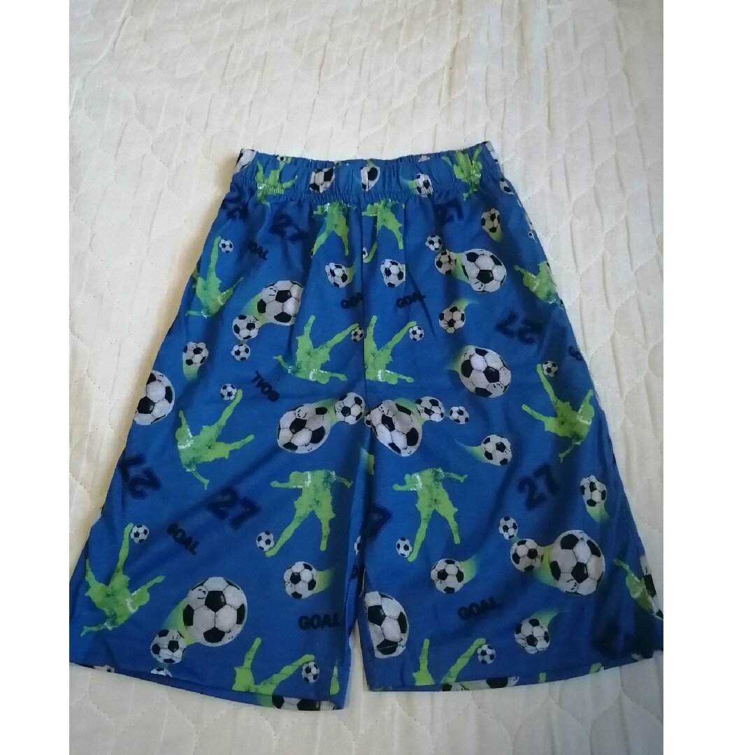 サッカー　パジャマ　Mサイズ キッズ/ベビー/マタニティのキッズ服男の子用(90cm~)(パジャマ)の商品写真