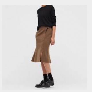 ユニクロ(UNIQLO)のダブルフェイススカート　J +(ひざ丈スカート)