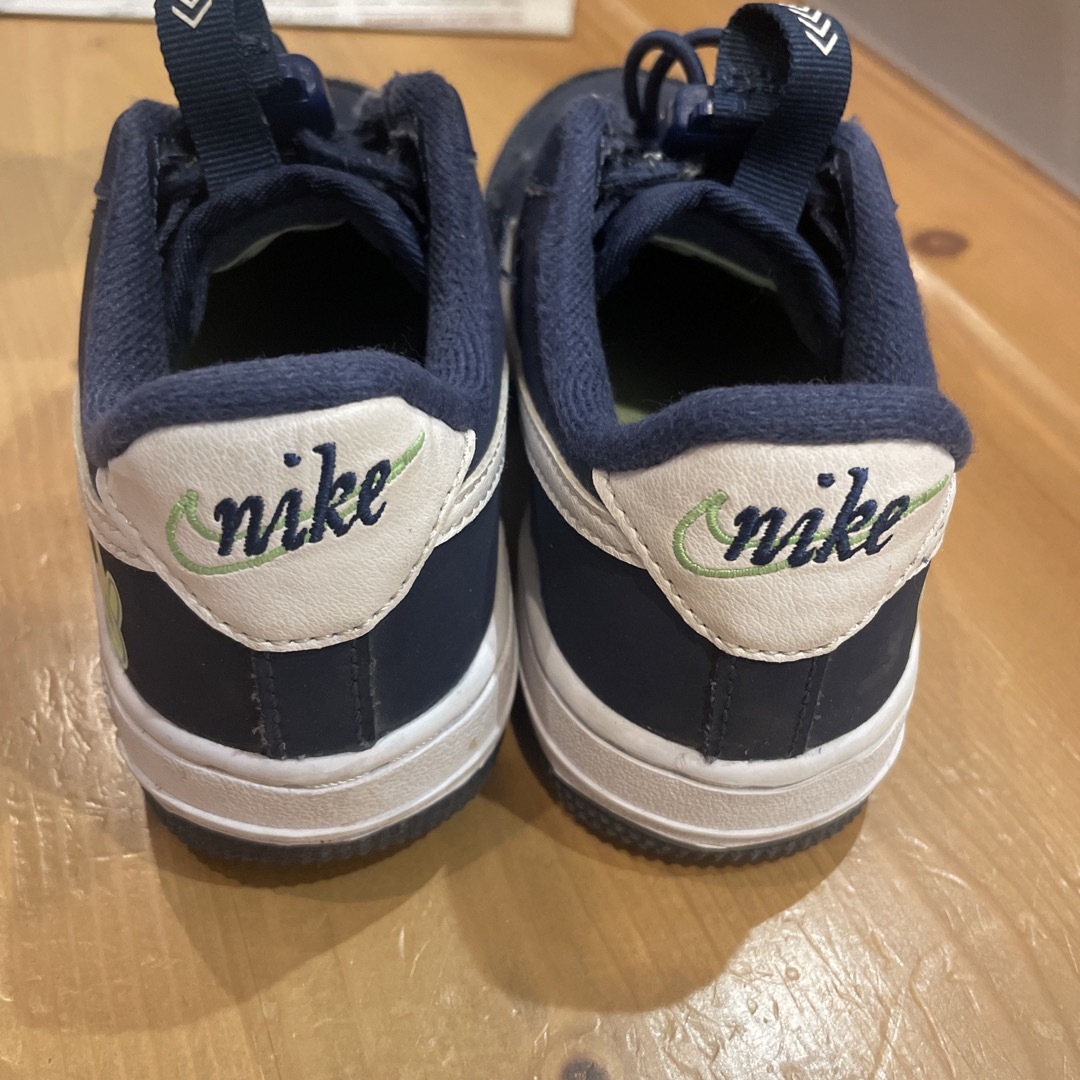 NIKE(ナイキ)のNIKE キッズスニーカー キッズ/ベビー/マタニティのキッズ靴/シューズ(15cm~)(スニーカー)の商品写真