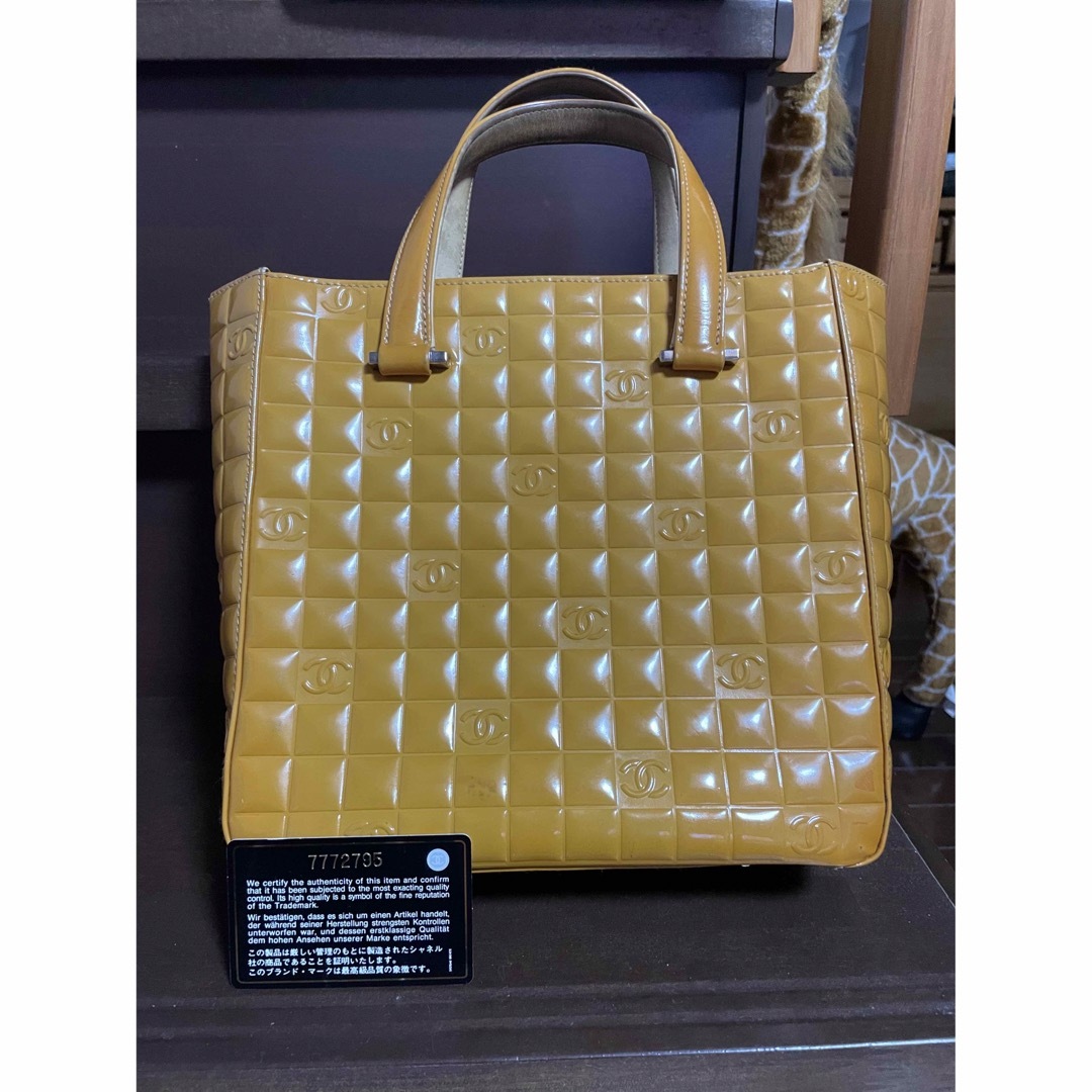 CHANELエナメルチョコバートートバッグ - トートバッグ