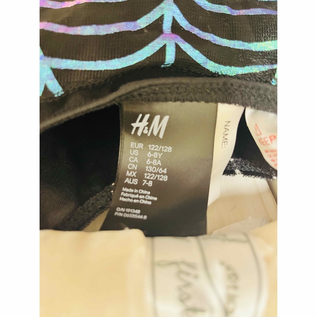 H&M(エイチアンドエム)の美品　H&M 120 ハロウィン　スパイダーワンピース キッズ/ベビー/マタニティのキッズ服女の子用(90cm~)(ワンピース)の商品写真
