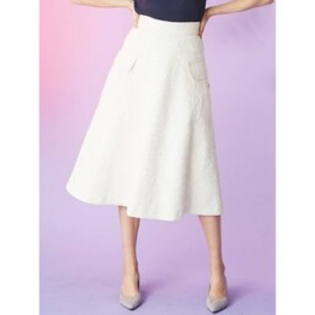 MERCURYDUO(マーキュリーデュオ)のMERCURYDUO ポケット付レースボンディングフレアスカート ホワイト レディースのスカート(ひざ丈スカート)の商品写真