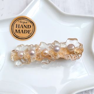 ハンドメイド　レジン　クリアフラワー　ヘアクリップ　淡水パール　ヘアアクセサリー(バレッタ/ヘアクリップ)