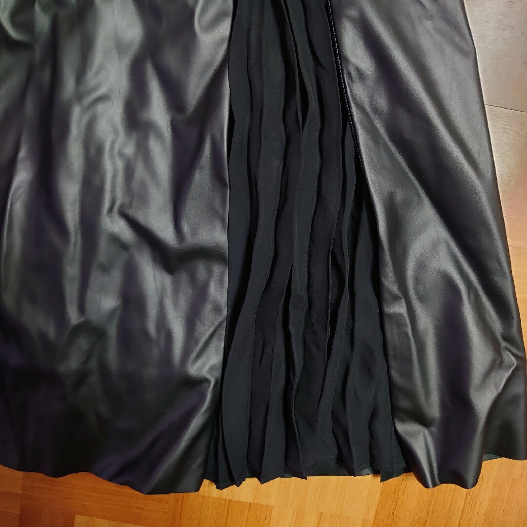 COTORICA.(コトリカ)のCOTORICA.    レザースカート レディースのスカート(ロングスカート)の商品写真