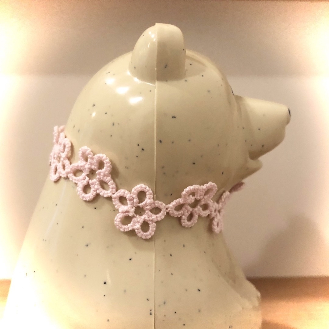 【しろくま貯金箱用】タティングレースの首飾り pink flower ハンドメイドのインテリア/家具(インテリア雑貨)の商品写真