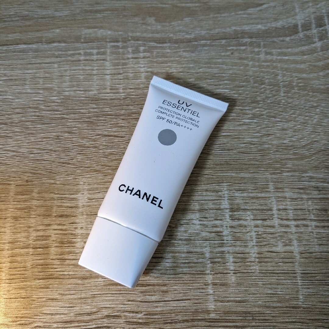 CHANEL(シャネル)のCHANEL　エサンシエル コスメ/美容のスキンケア/基礎化粧品(フェイスクリーム)の商品写真