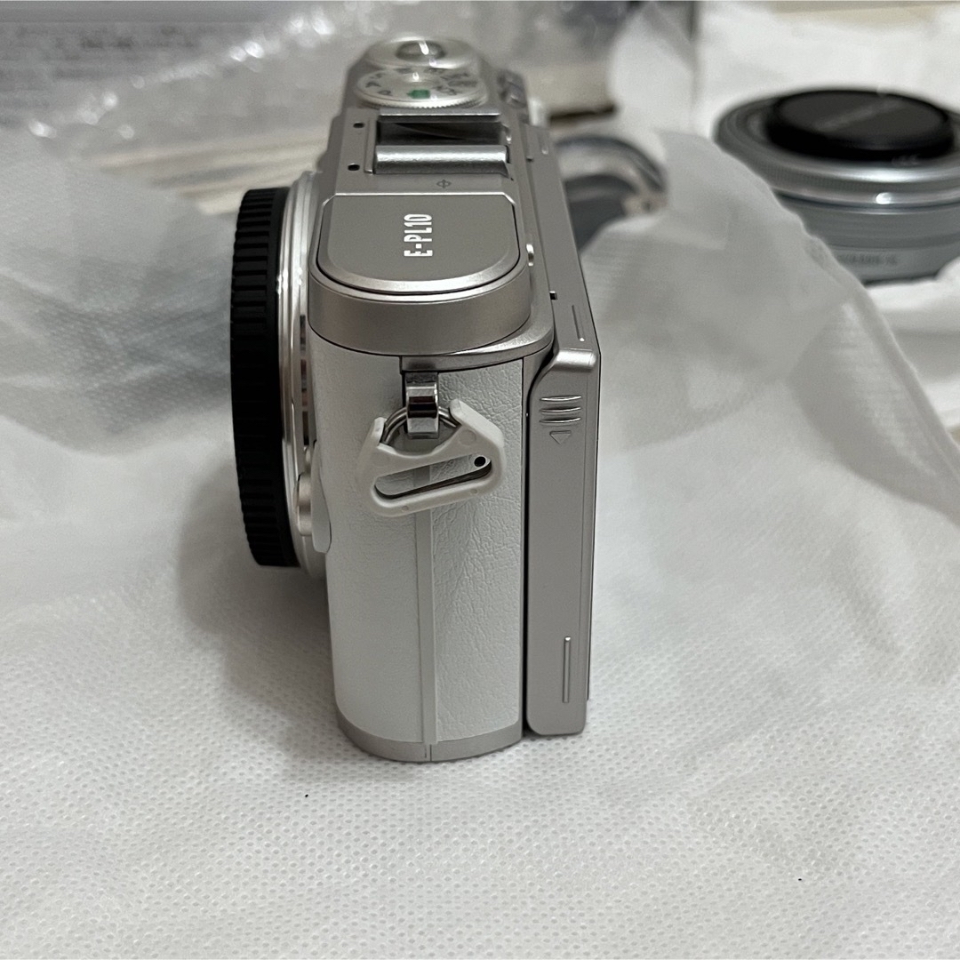 美品 OLYMPUS E-PL10 EZ ダブルズームキット 白-