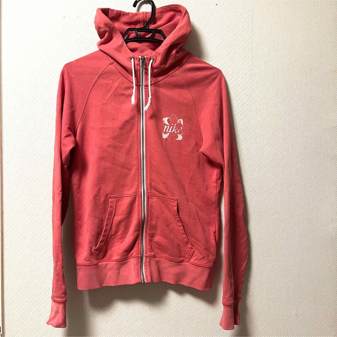 NIKE(ナイキ)のNike Track & Field Sweat Hoodie レディースのトップス(パーカー)の商品写真