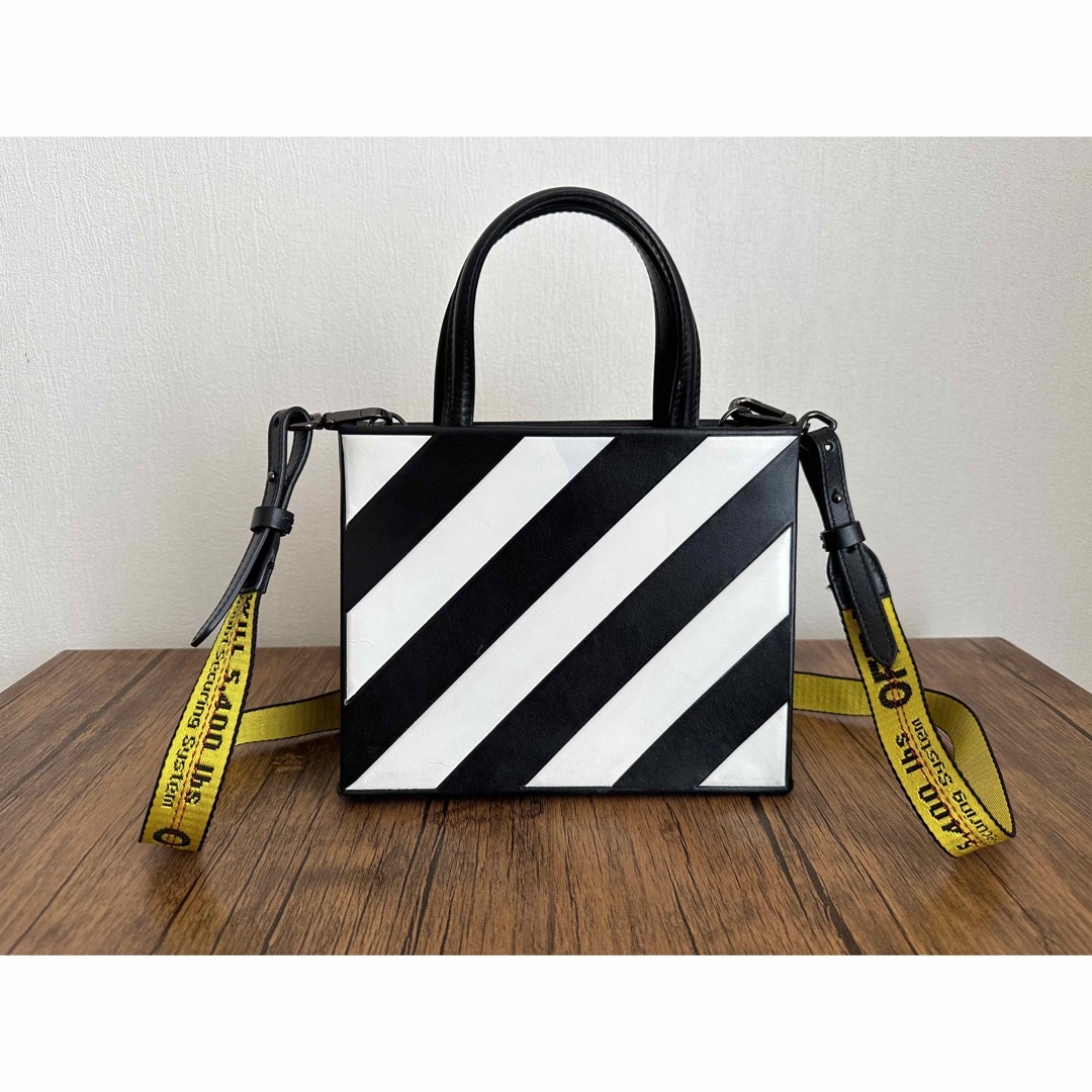 OFF-WHITE(オフホワイト)の専用 レディースのバッグ(ショルダーバッグ)の商品写真