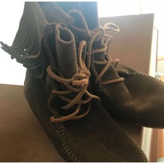 ミネトンカ(Minnetonka)のMINNETONKA フリンジショートブーツ ブラウン(ブーツ)