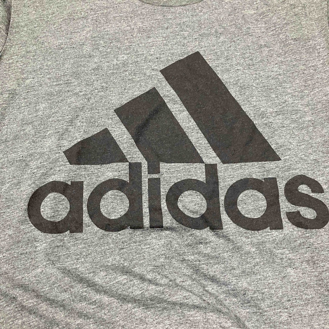 adidas(アディダス)の【adidas】アディダス 半袖ロゴプリントTシャツ グレー XLサイズ 古着 メンズのトップス(Tシャツ/カットソー(半袖/袖なし))の商品写真