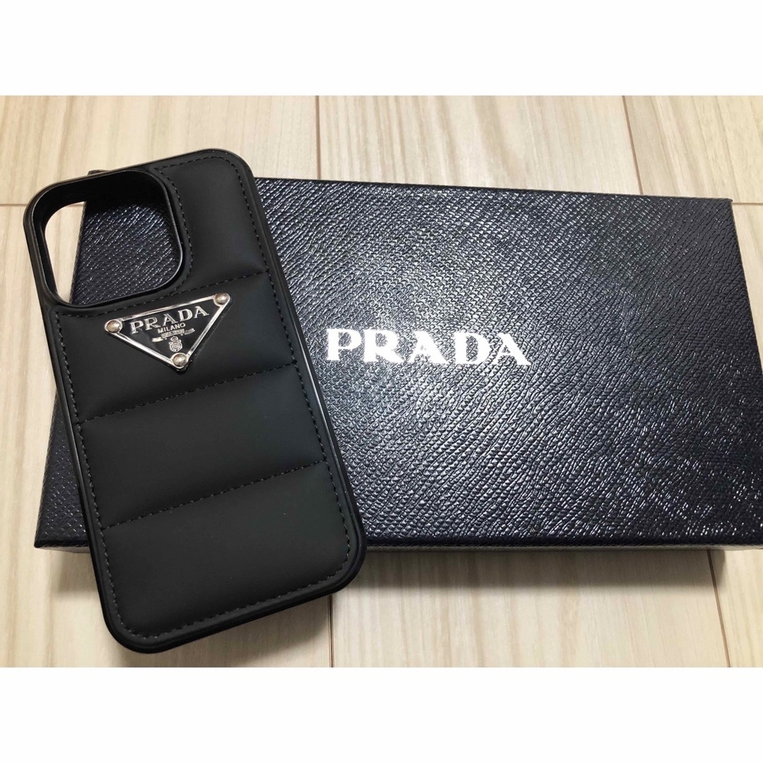 PRADA プラダ　iPhone13Proケース　ブラック