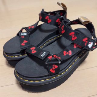 【Dr.Martens】ハローキティコラボ✨3ホール　箱付き