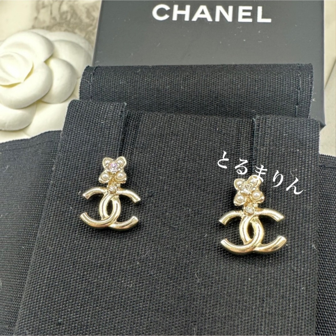 CHANEL - 【超レア☆新品すぐ届く】CHANEL ロゴ 最新ピアス ココマーク
