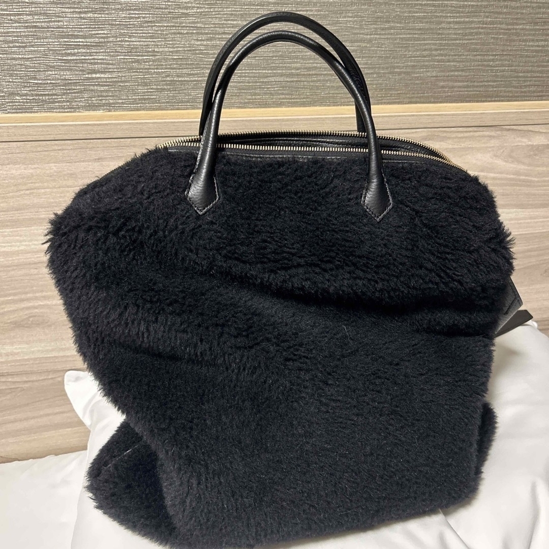 Max Mara(マックスマーラ)のMax Mara teddy bear🐻 bag. レディースのバッグ(ハンドバッグ)の商品写真