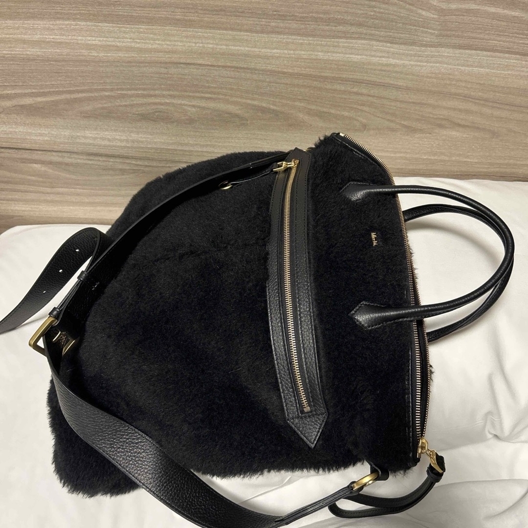 Max Mara(マックスマーラ)のMax Mara teddy bear🐻 bag. レディースのバッグ(ハンドバッグ)の商品写真