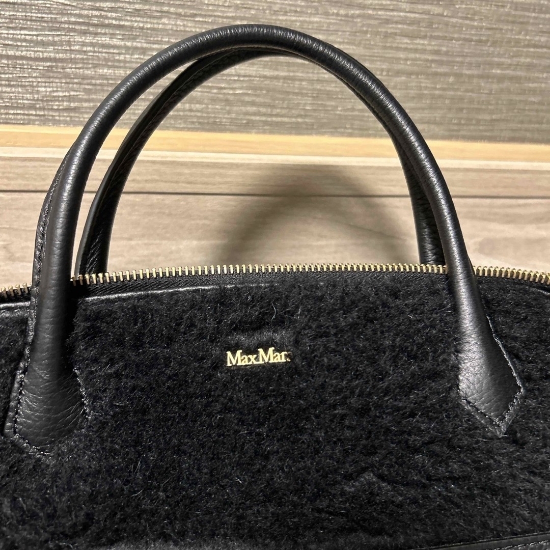 Max Mara(マックスマーラ)のMax Mara teddy bear🐻 bag. レディースのバッグ(ハンドバッグ)の商品写真