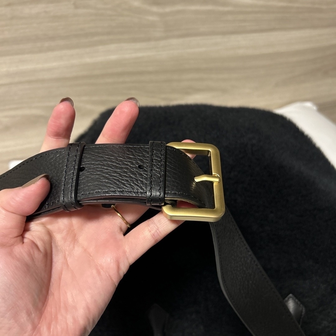 Max Mara(マックスマーラ)のMax Mara teddy bear🐻 bag. レディースのバッグ(ハンドバッグ)の商品写真